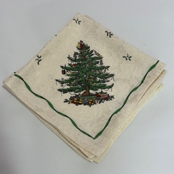 Spode Christmas Tree Santa On Top 19x18 Cloth Napkins Set of 4 - Picture 2 of 11